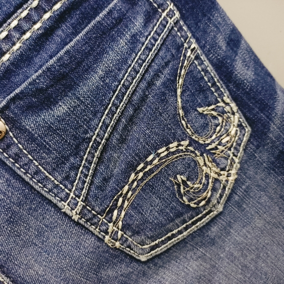 Maurices - Picture 2 of 13